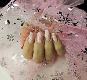 Rękaw do zdjęć paznokci tiul różowy śnieżynki srebrne 