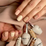 nude lakiery apricot nails.jpg