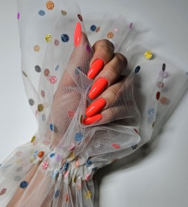 Rękaw do zdjęć tiul biały w kolorowe kropki brokatowe 