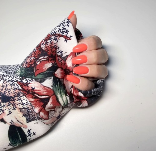 Biały w brązowe kwiaty1.jpg