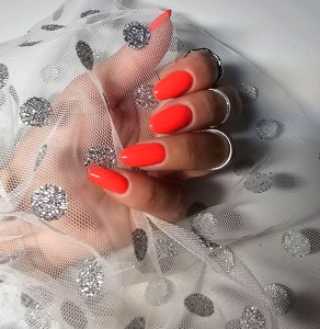 Rękaw do zdjęć paznokci tiul biały kropki srebrne